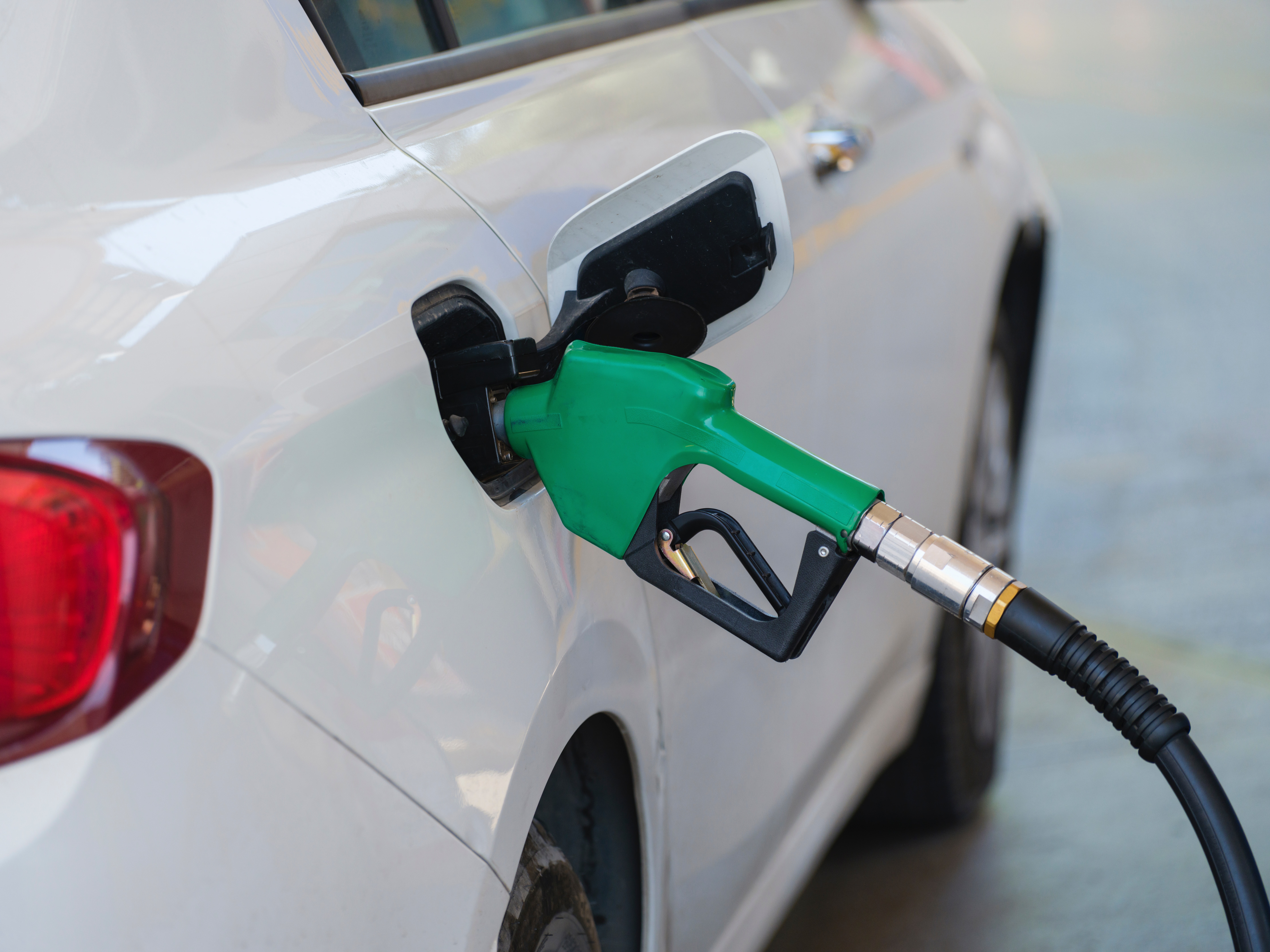 Combustível adulterado: o grande vilão do seu carro